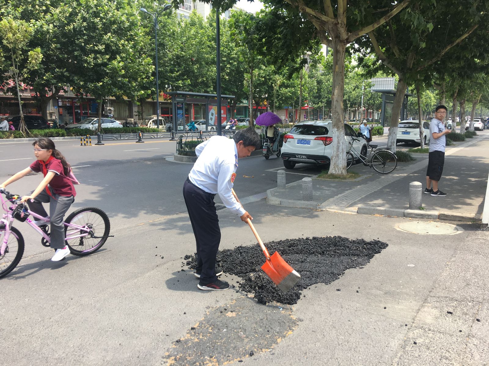 公交駕駛員陸啟正助力文明城市創(chuàng)建